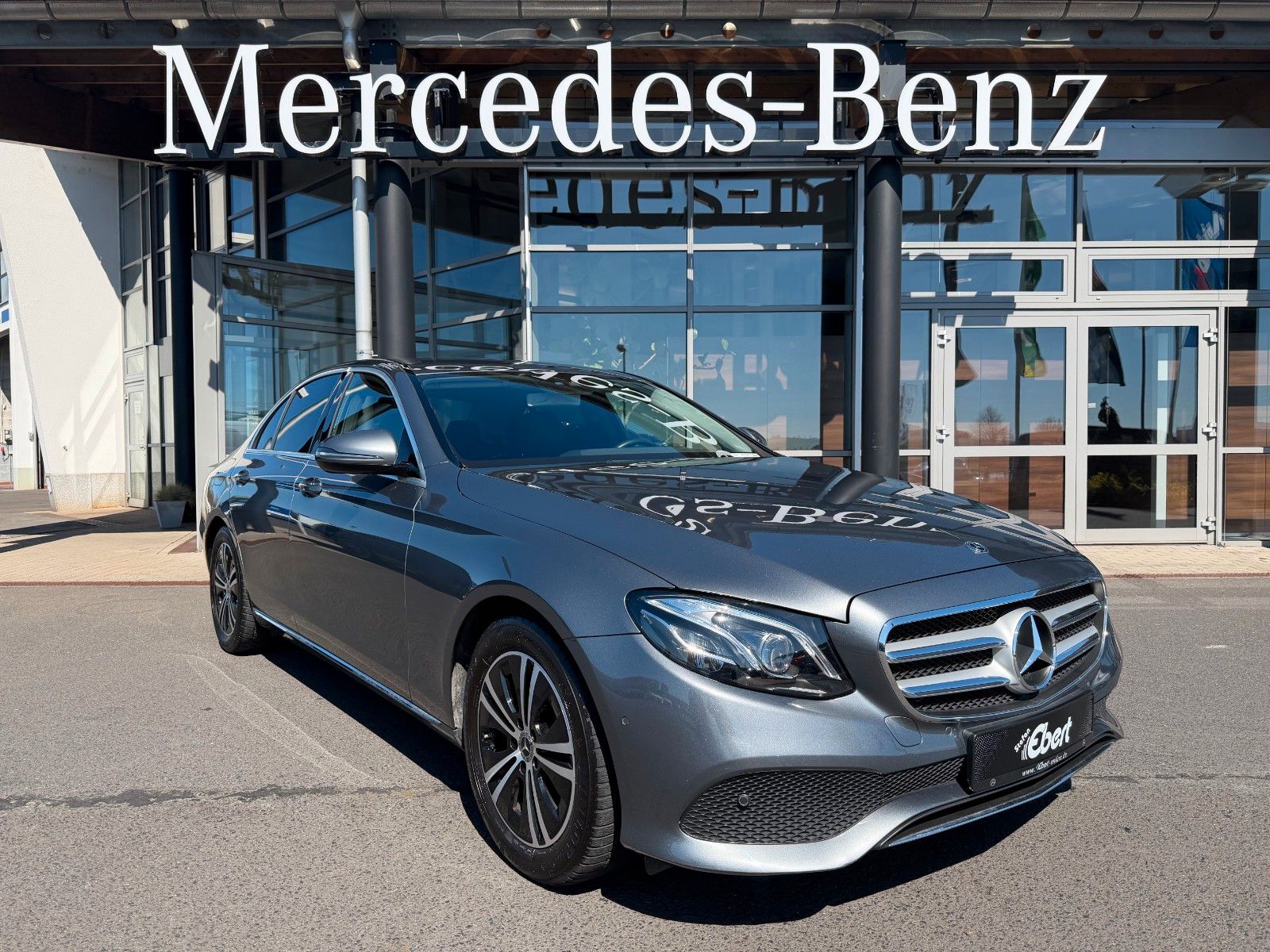 Fahrzeugabbildung Mercedes-Benz E 200 Avantgarde+RFK+Multibeam+Ambiente+