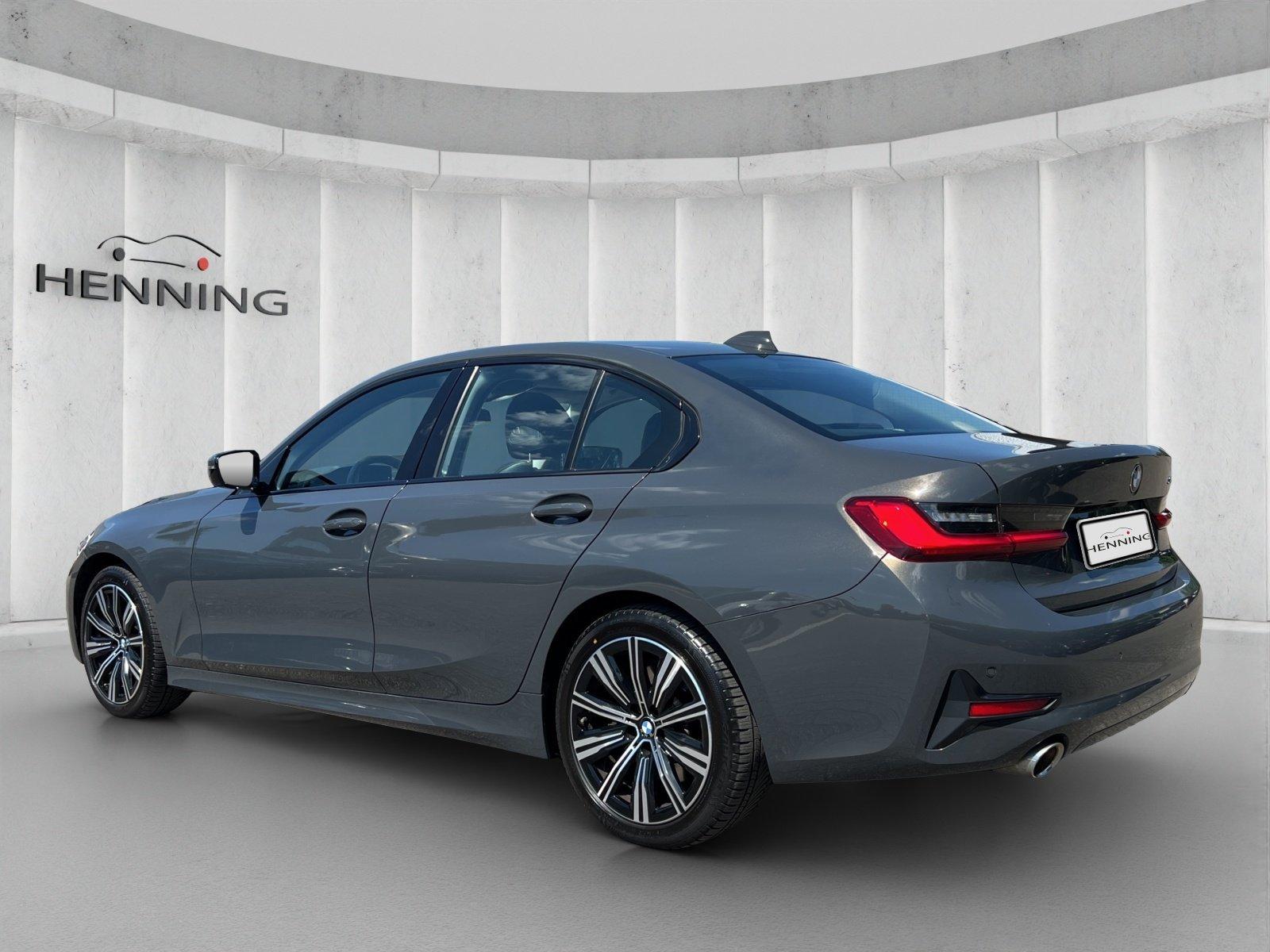 BMW 3er - 330 i Sport Line*Headup*Schiebedach