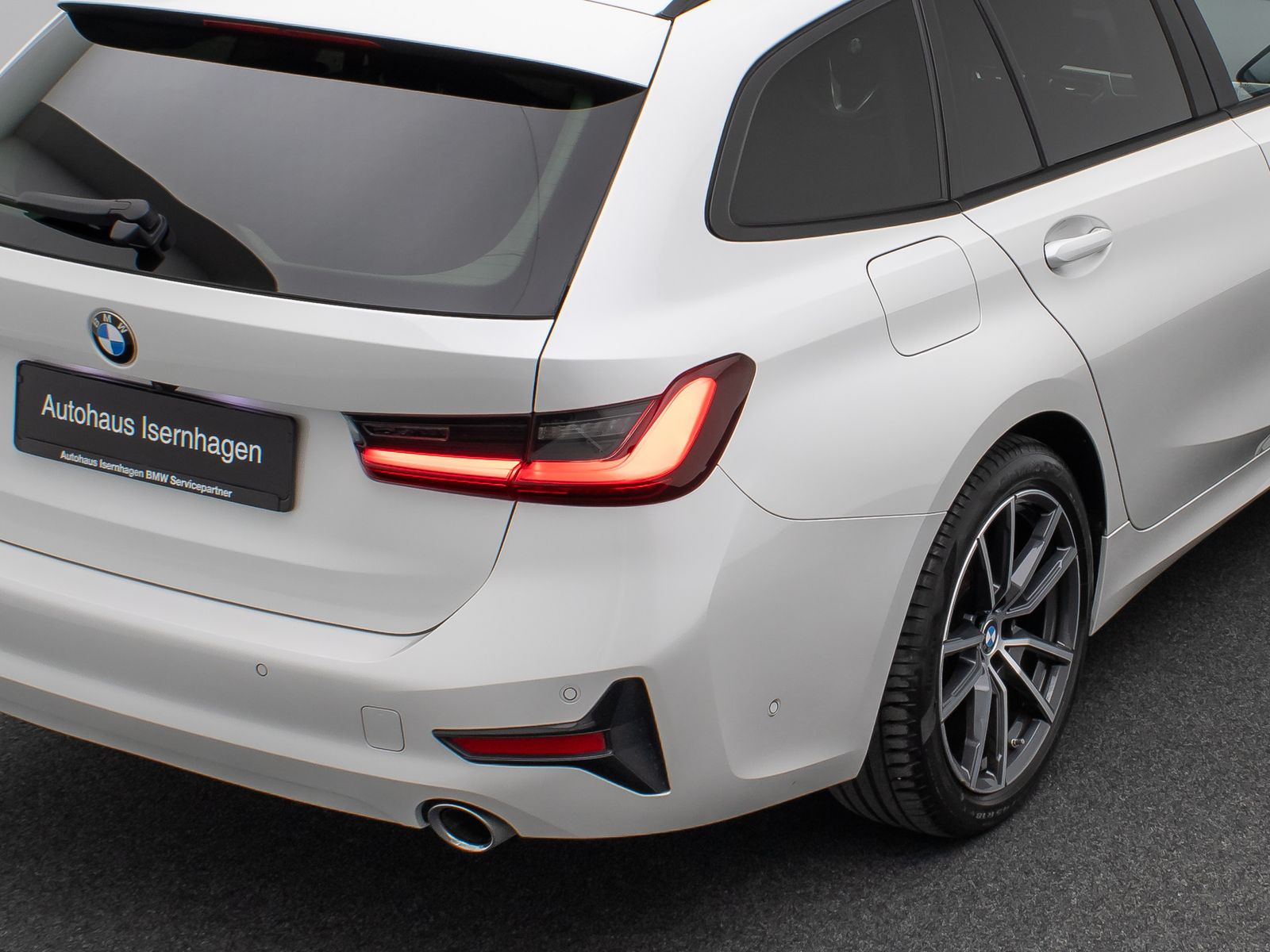 Fahrzeugabbildung BMW 320d DAB Kamera HiFi Memory LED Panorama 18Zoll