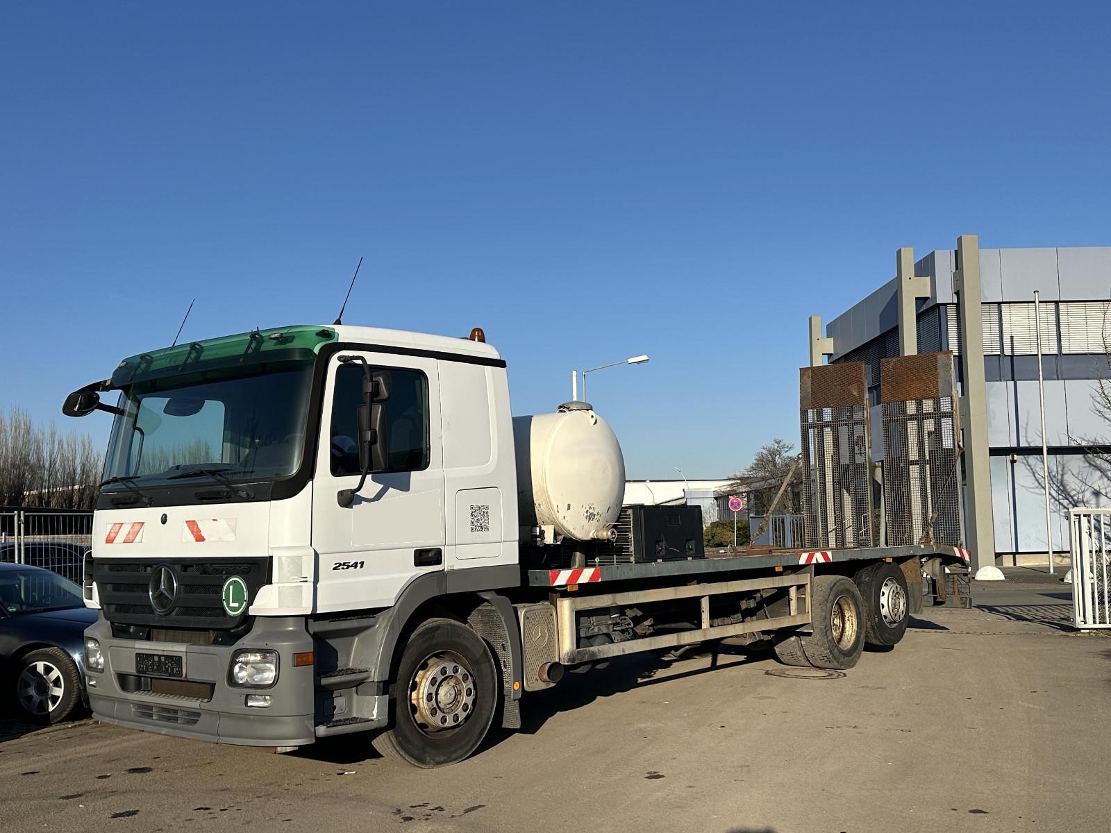 Mercedes-Benz Actros 2541L* 6x2* Maschinen Transport