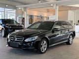 Mercedes-Benz E 220 E T-Modell E 220 BlueTec*NAVI*AHK*LED*SHZ* - Mercedes-Benz E-Klasse: Kombi
