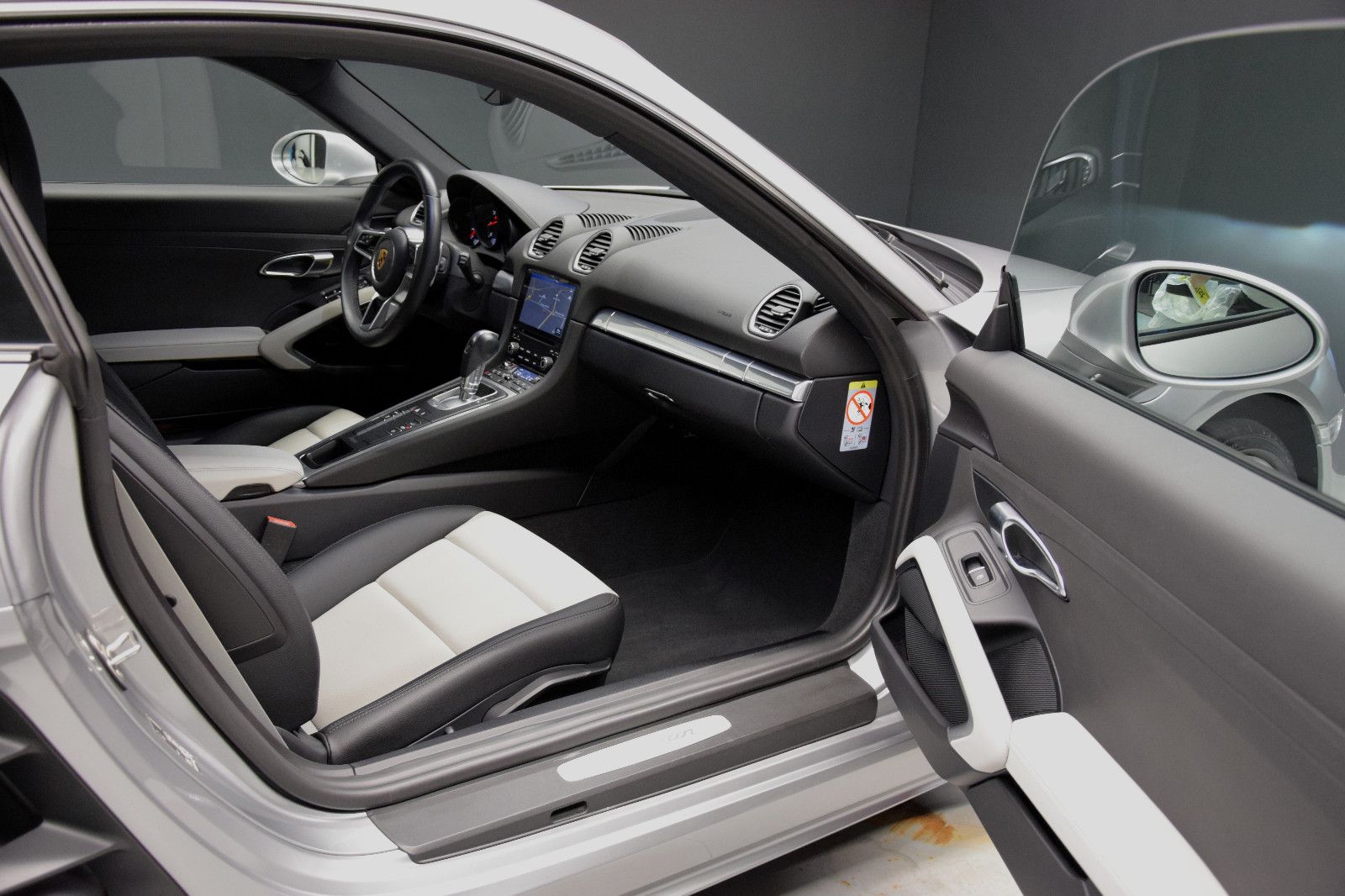 Fahrzeugabbildung Porsche 718 Cayman Sport-AGA PDLS Leder-Paket BOSE ACC