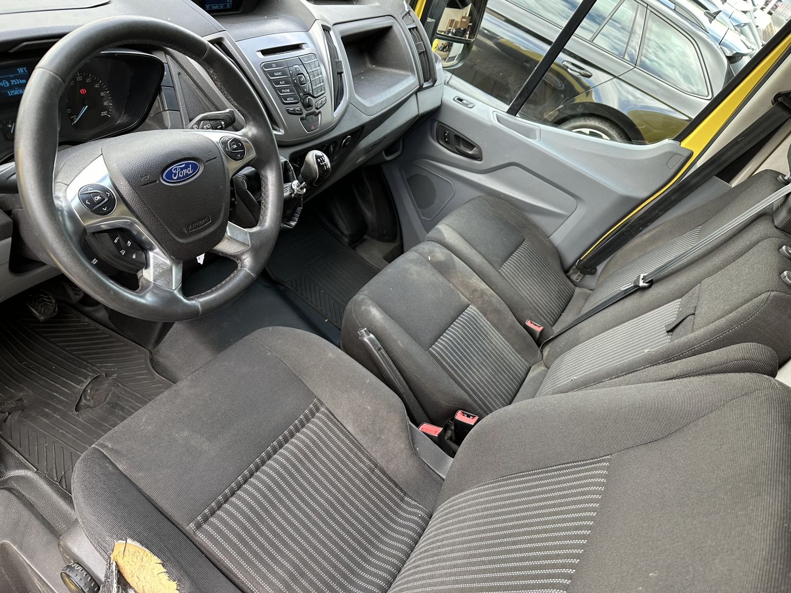 Fahrzeugabbildung Ford Transit 290 L2H2 BLUETOOTH+SORTIMO+AHK+PP+TEMPOM