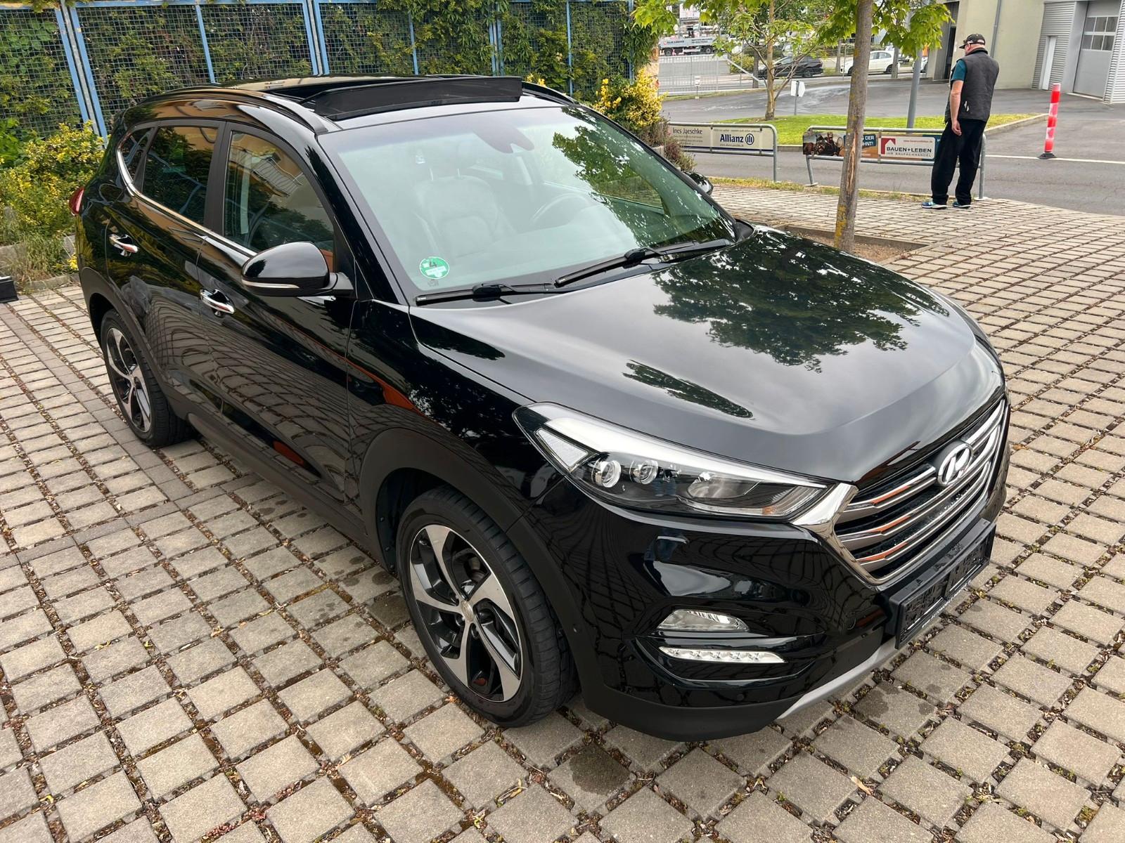 Hyundai Tucson 2.0 Premium/4x4/Panorama/Voll Ausstattung