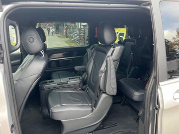 Mercedes V 220 - 8