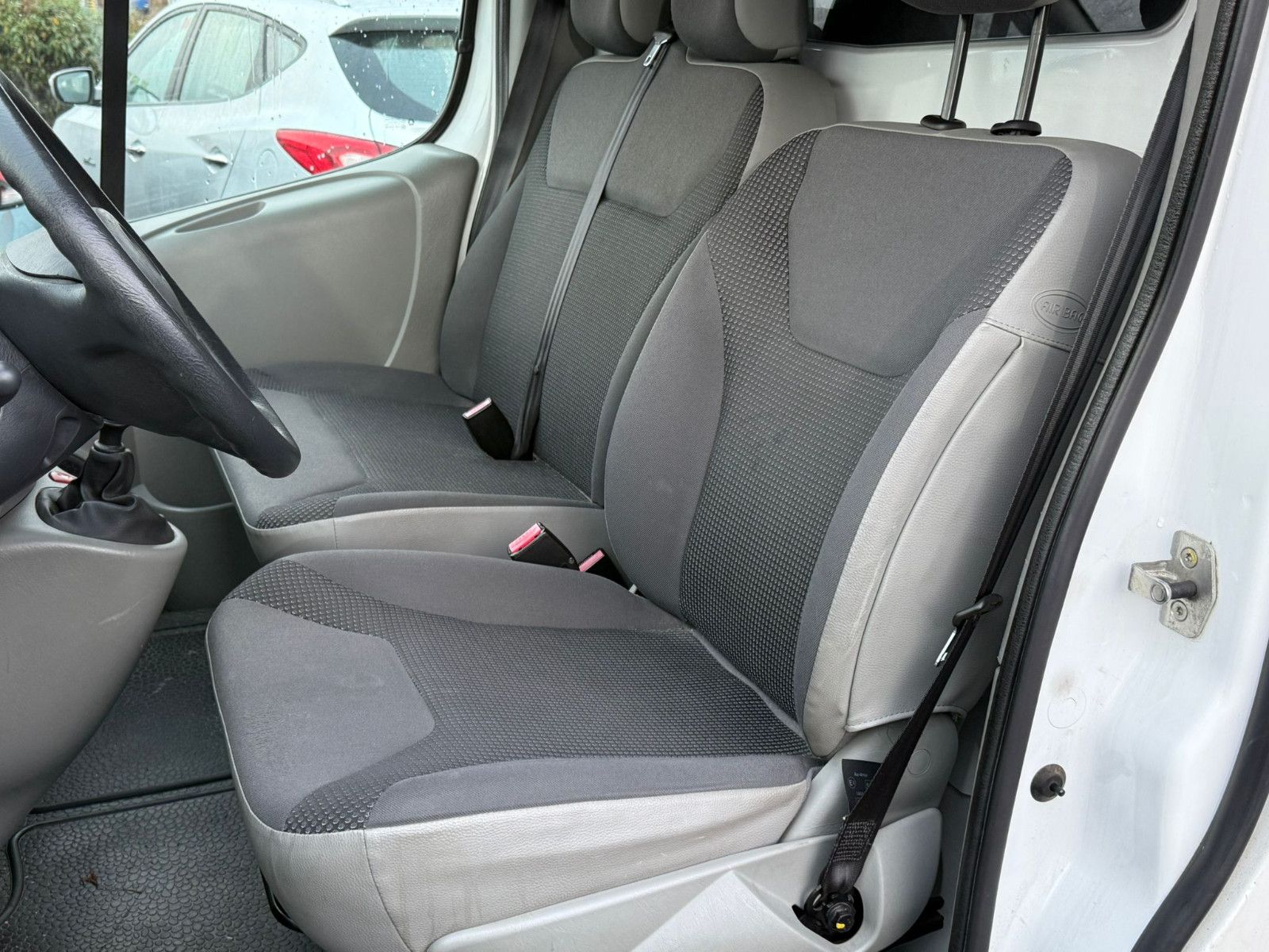 Fahrzeugabbildung Opel Vivaro Kasten/Kombi Kasten L1H2 2,9t/NAVI/KLIMA