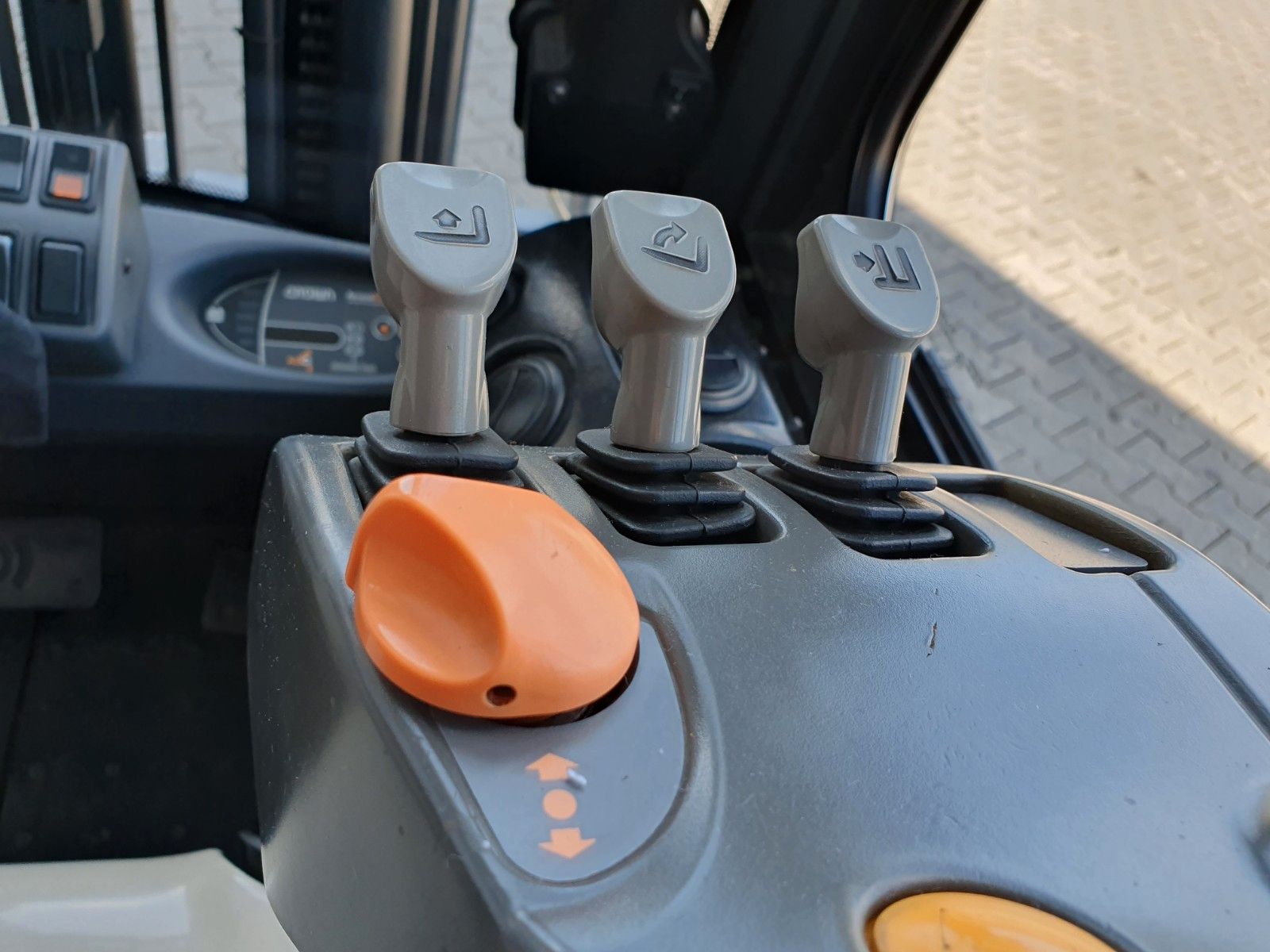 Fahrzeugabbildung Crown SCT6020-1.3 / Triplex 4,3m / 2.658h / 2020