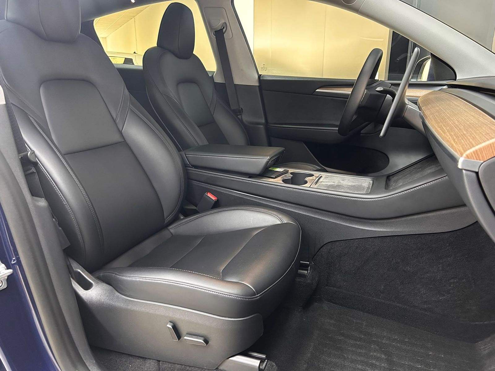 Fahrzeugabbildung Tesla Model Y Long Range Perform AWD PANO+LED+ACC+360+