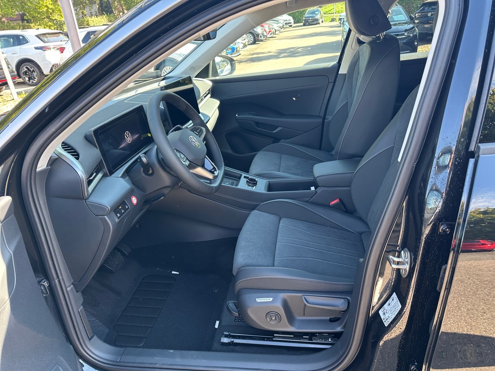 Volkswagen T-Roc - Bild 7
