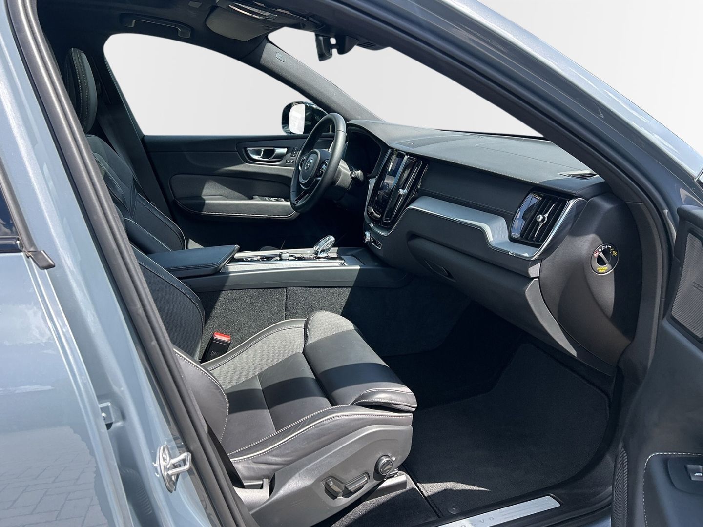 Volvo XC60 B4 Diesel AWD Ultimate Dark 21'' ACC AHK St imagem 3