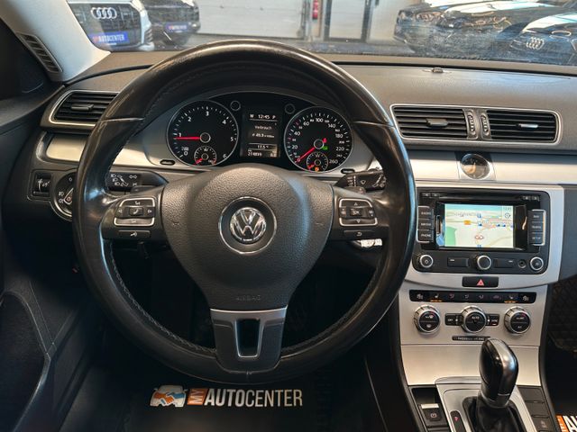 Volkswagen Passat *PANO*TEMPO*NAVI*PDC*AHK*