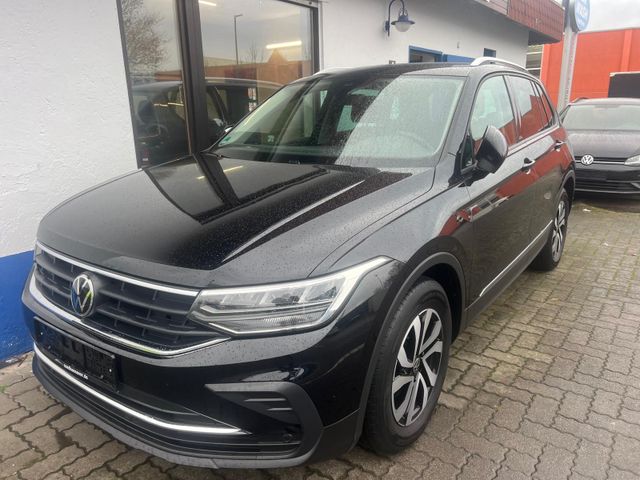 Volkswagen VW Tiguan Active 1 Hand Scheckheft