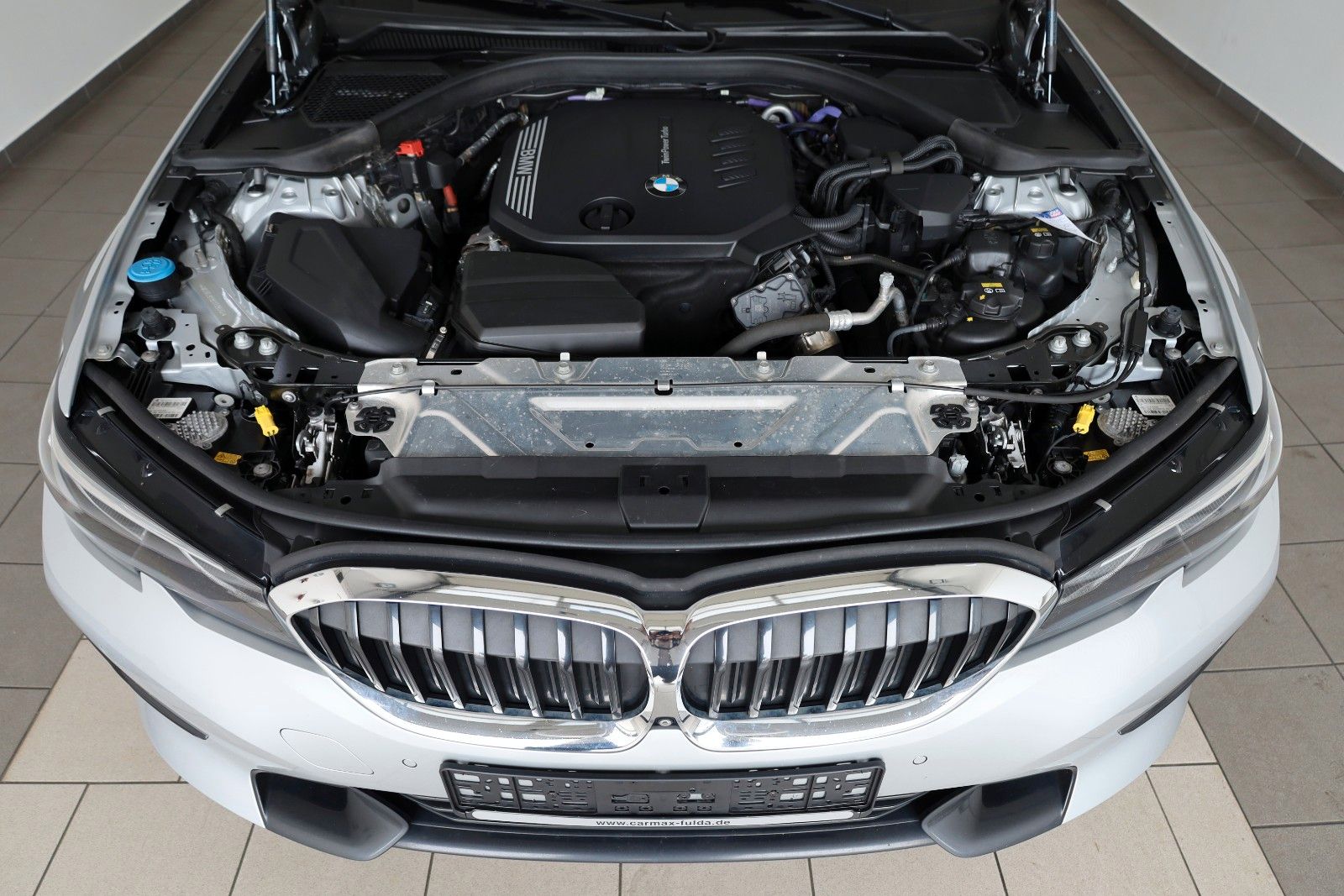Fahrzeugabbildung BMW 318d Touring Sport Line,Leder,Navi,LED,HUD,AHK e