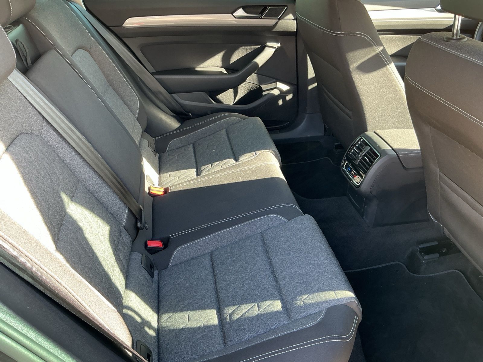 Volkswagen Passat Variant - Bild 16