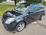 Suzuki Swift 1,3 Comfort 4WD 4x4 - Suzuki Swift mit Benzin-Antrieb: Kleinwagen, 1.3