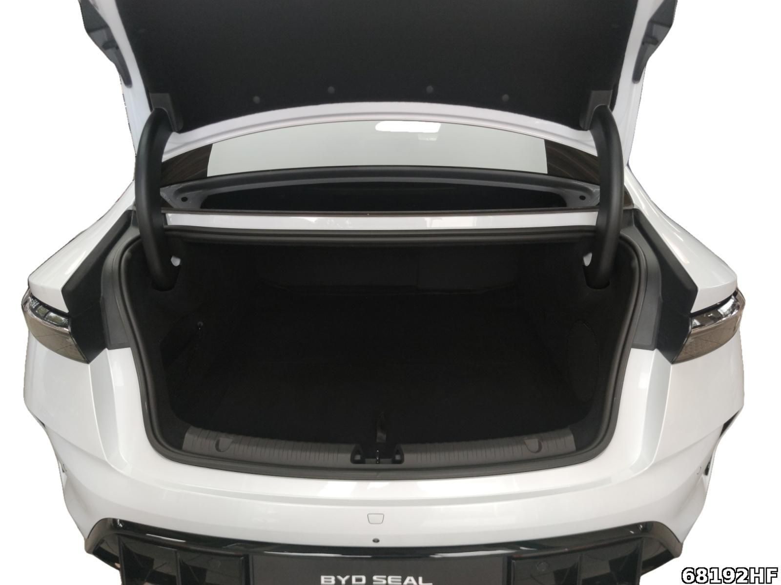 BYD SEAL