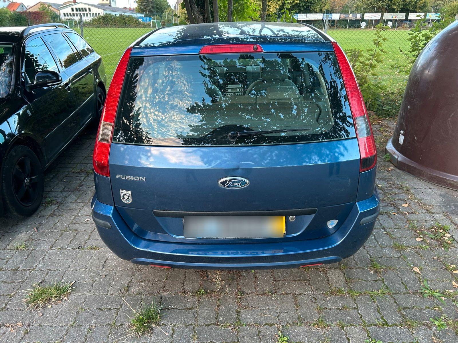 Ford Fusion 2005 — салон