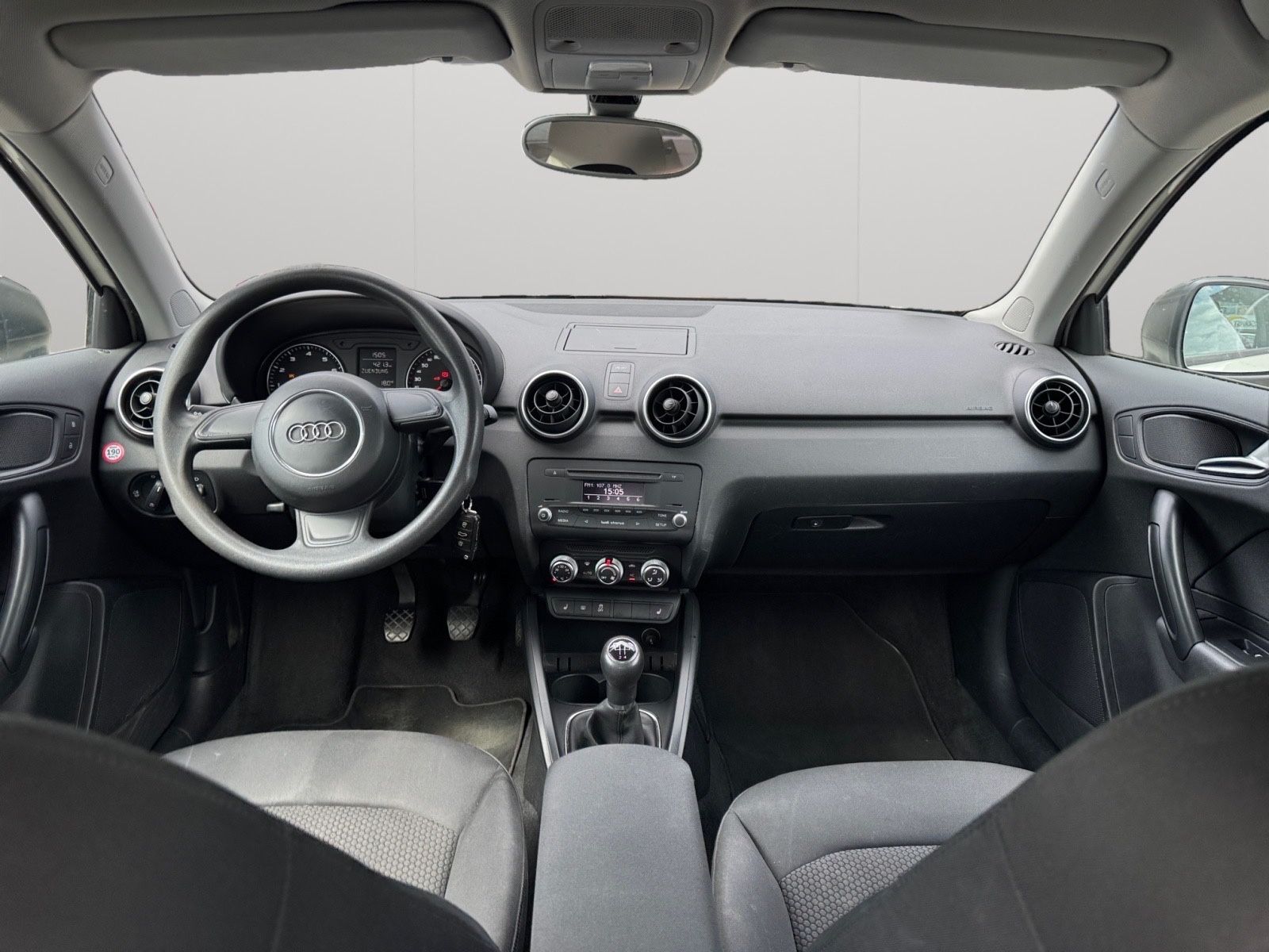 Fahrzeugabbildung Audi A1 attraction*SZH*Klima*PDC*8Fach*Garantie