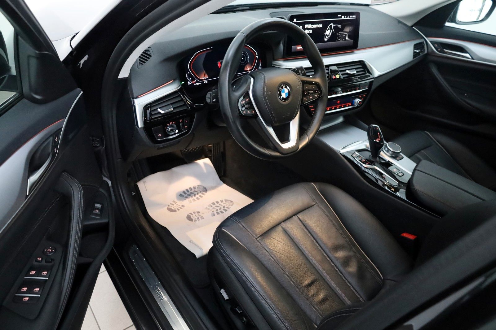Fahrzeugabbildung BMW 520 d xDrive,Leder,Navi,LED,SH,Kamera,DAB,AHK