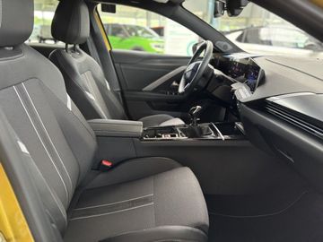 Fotografie 7 des Opel Astra 1.2 Turbo GS AHK