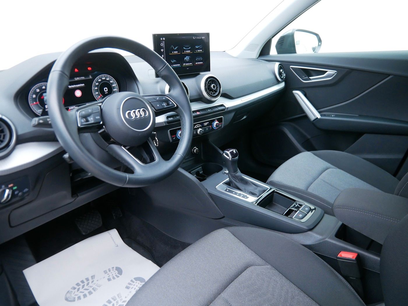 Fahrzeugabbildung Audi Q2 1.5 TFSI S-Line NEU43T DSG ACC Kamera SHZ LED