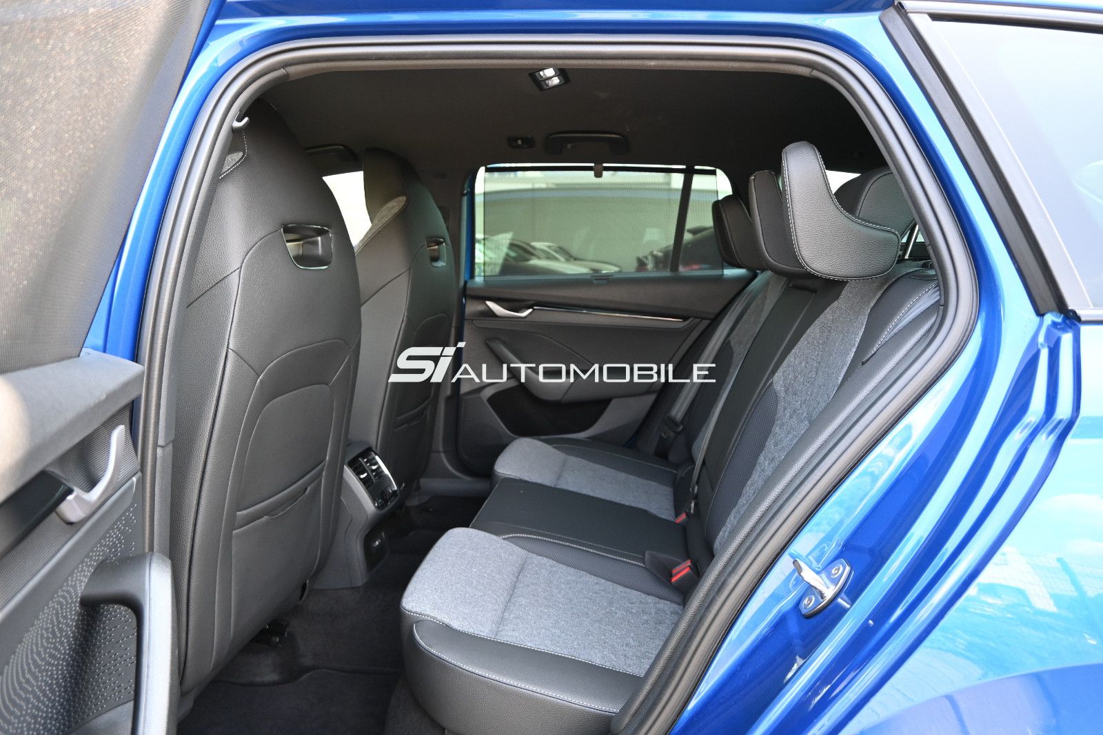 Fahrzeugabbildung SKODA Octavia 2.0 TDI DSG Sportline Combi °ACC°AHK°HUD