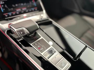 2025 AUDI RS6 — миниатюра 15