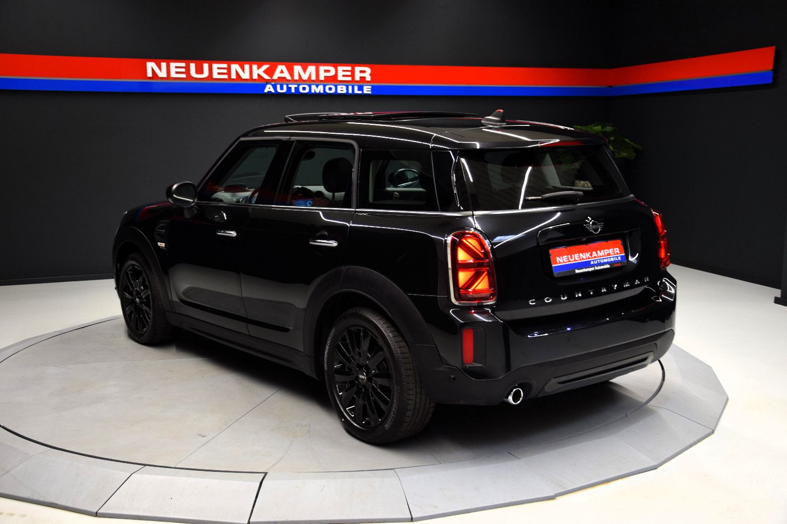 Fahrzeugabbildung MINI Countryman Cooper Classic Trim Premium Plus LED