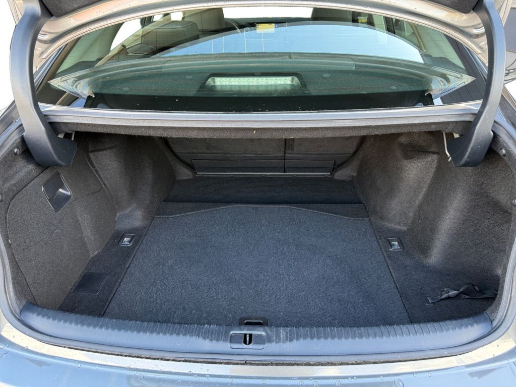 Fahrzeugabbildung Lexus IS 300h Executive Line
