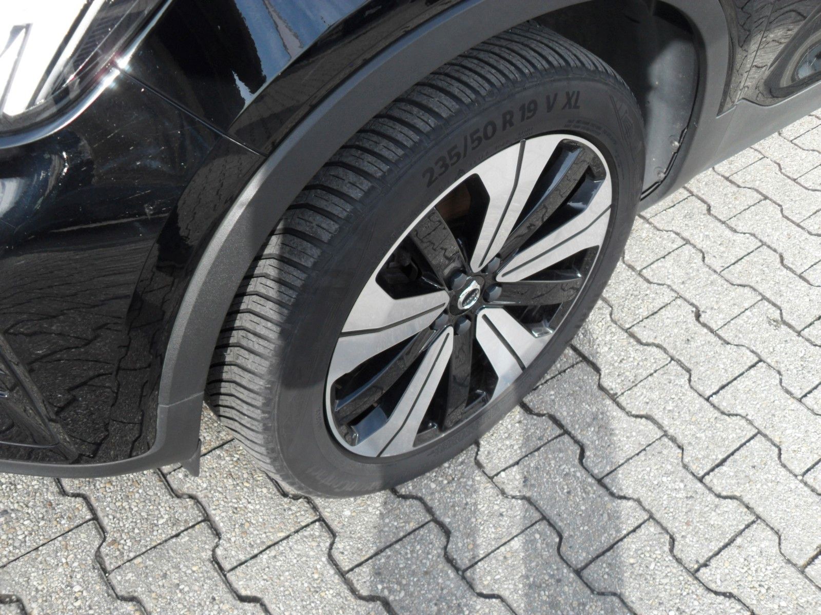 Fahrzeugabbildung Volvo C40 Core Recharge Pure Electric 2WD