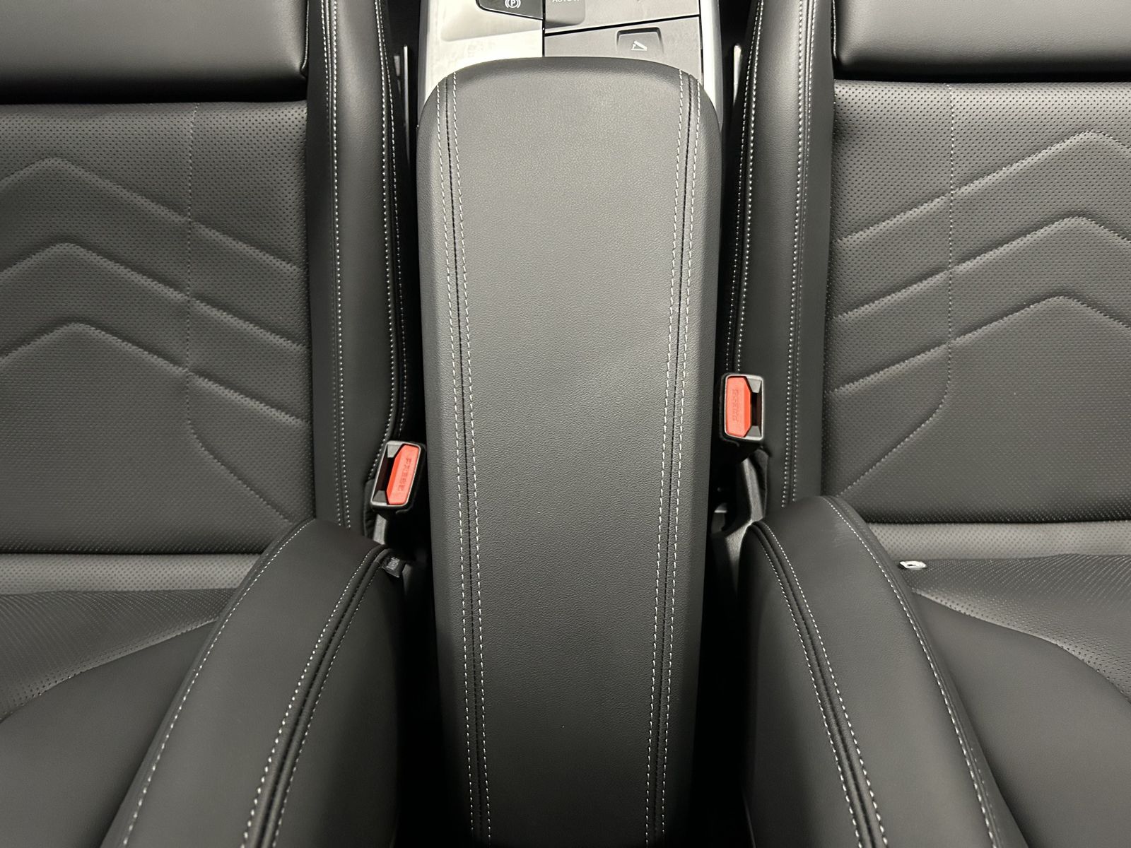 BMW iX2 - Bild 17