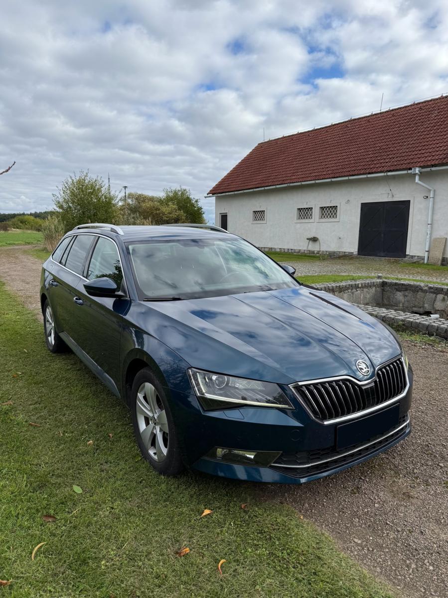 Skoda Superb 2.0 TDI DSG Ambition Combi