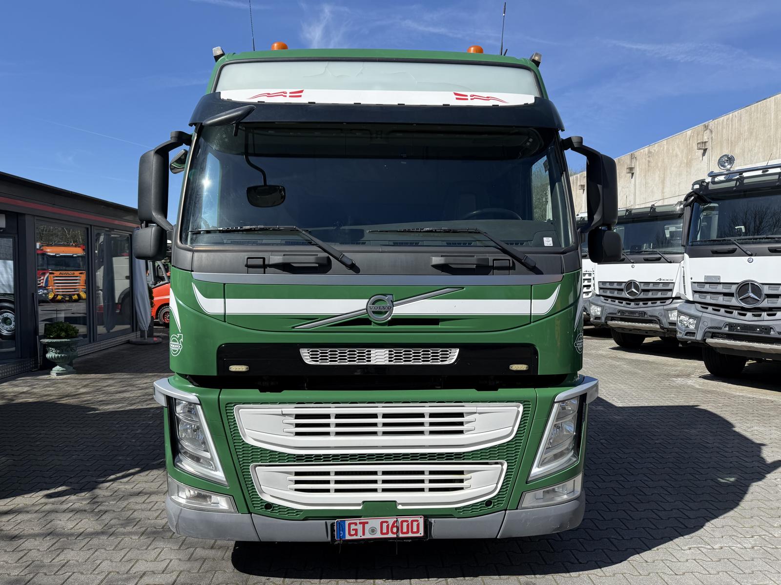 Volvo FM500 8X4 Kran Hiab 408 Jib bis 30 Meter