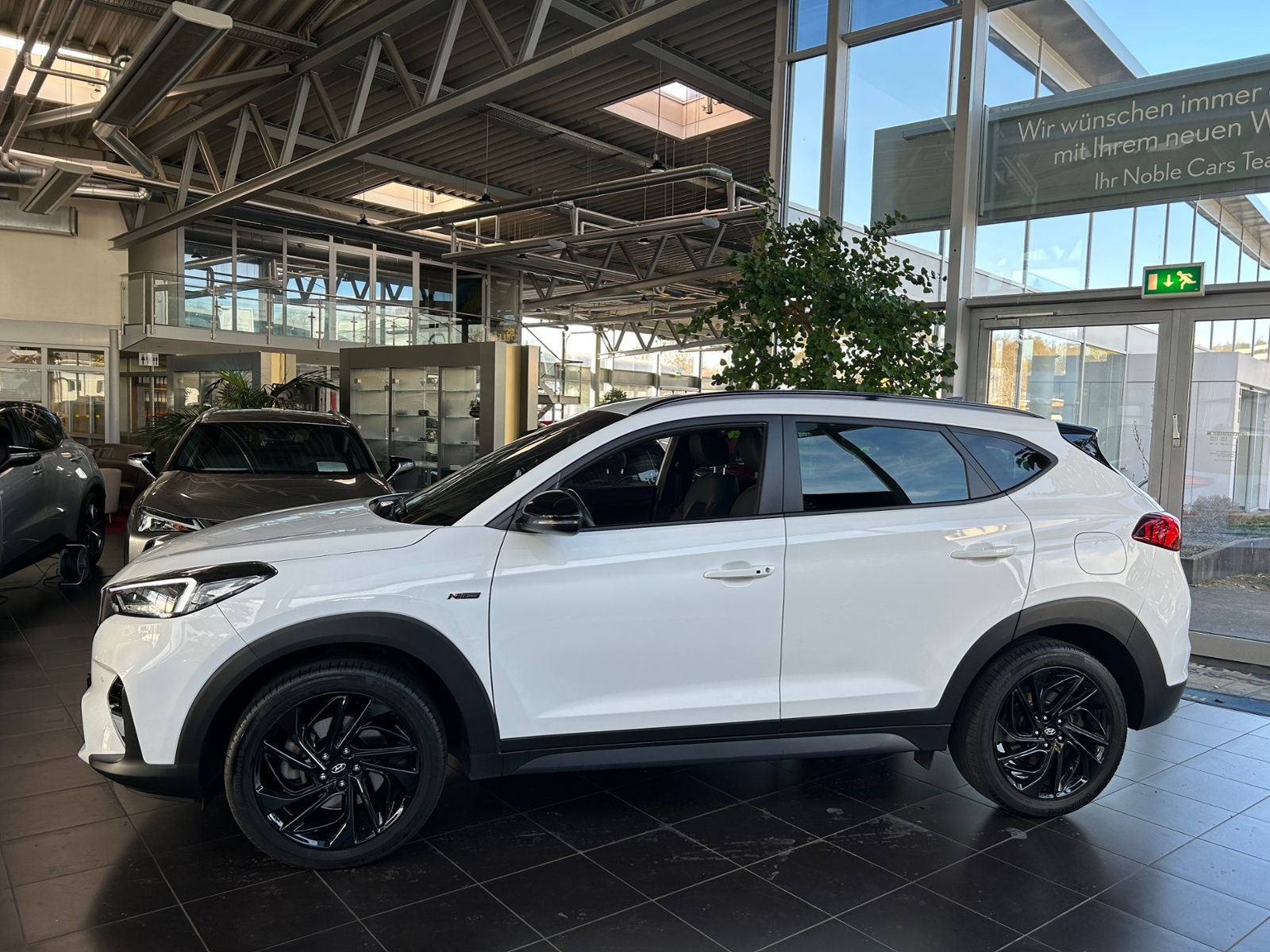 Fahrzeugabbildung Hyundai TUCSON N Line 4WD LED NAVI ALU