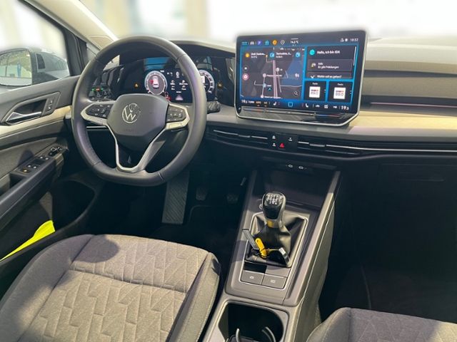 Fahrzeugabbildung Volkswagen Golf 1.5 TSI LIFE NAVI GJR LED KAMERA
