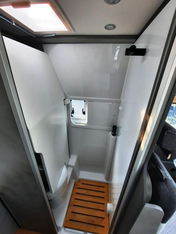 Fahrzeug Übersicht 15 Fahrzeugabbildung Crosscamp ELMNT 6.0 DS Verfüg./Sparen Sie 1.299,- €