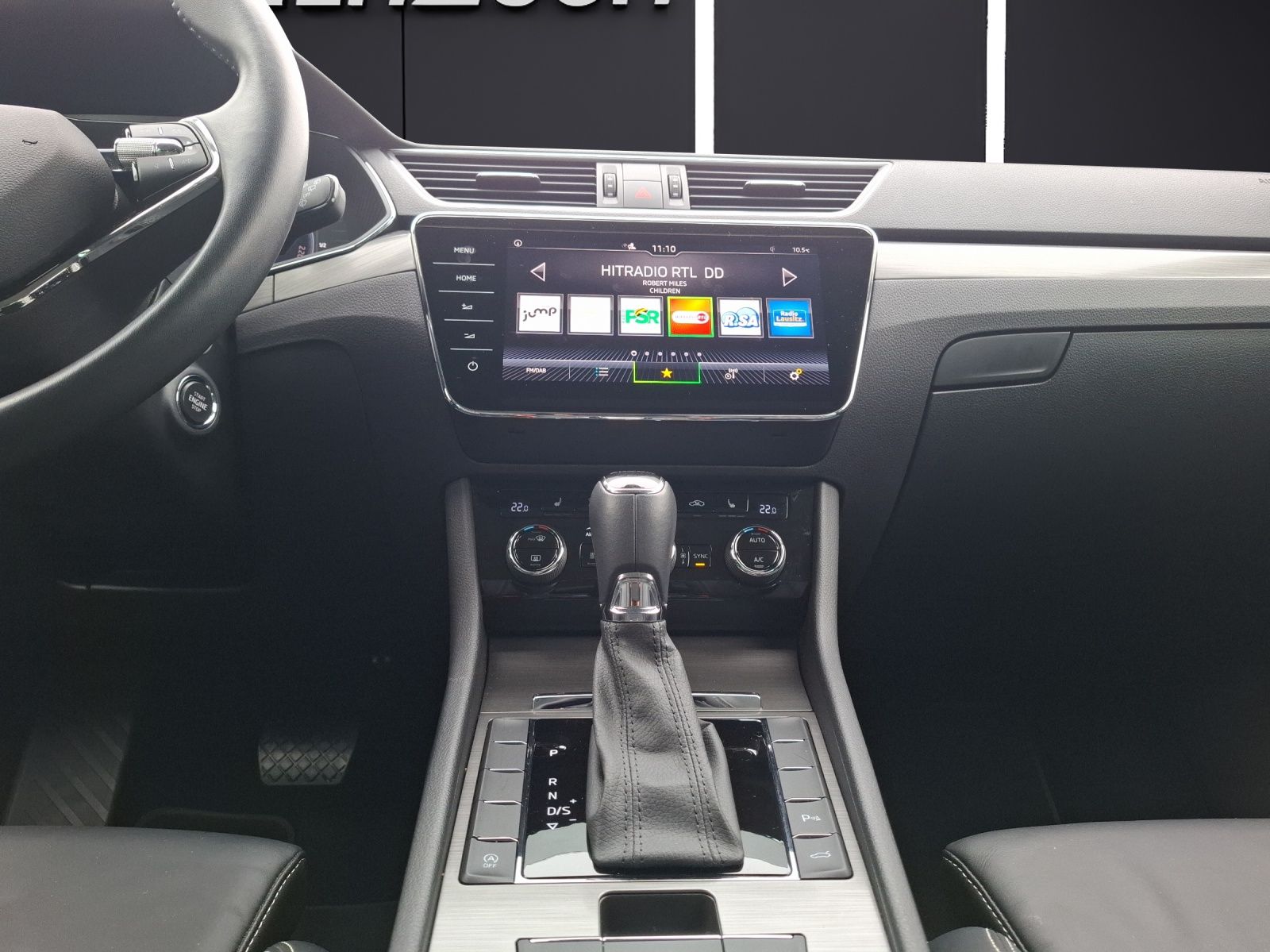 Fahrzeugabbildung SKODA Superb Combi TDI Style DSG Standhzg. Matrix Navi