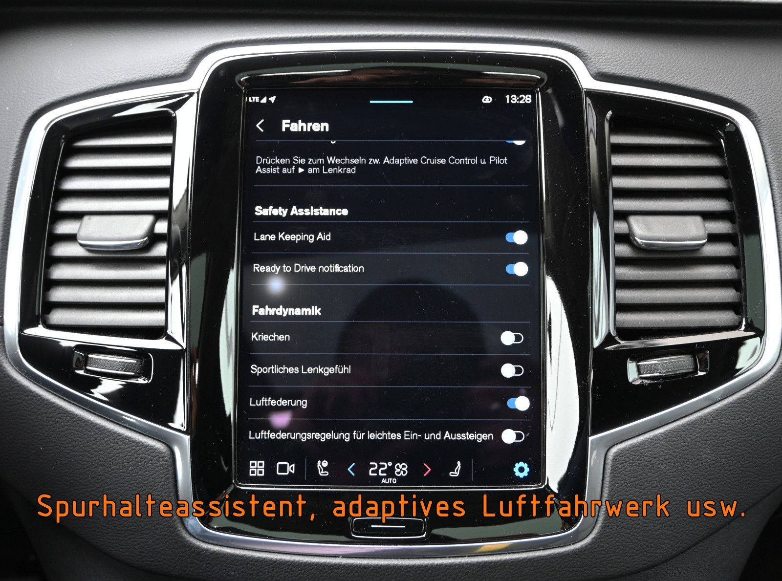 Fahrzeugabbildung Volvo XC90 T8 AWD T8 Recharge Ultimate Dark °104.670€°