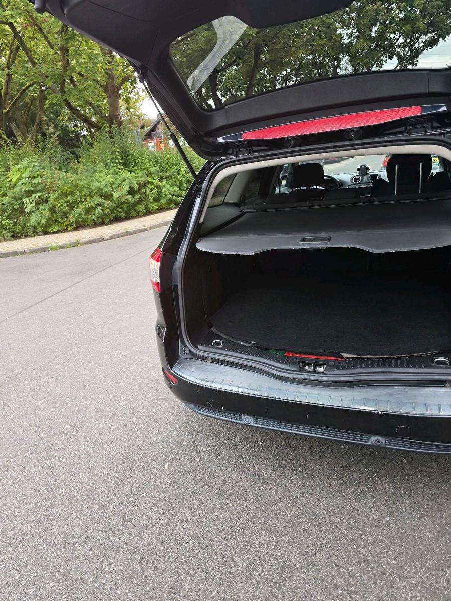 Ford Mondeo 2014 — interior