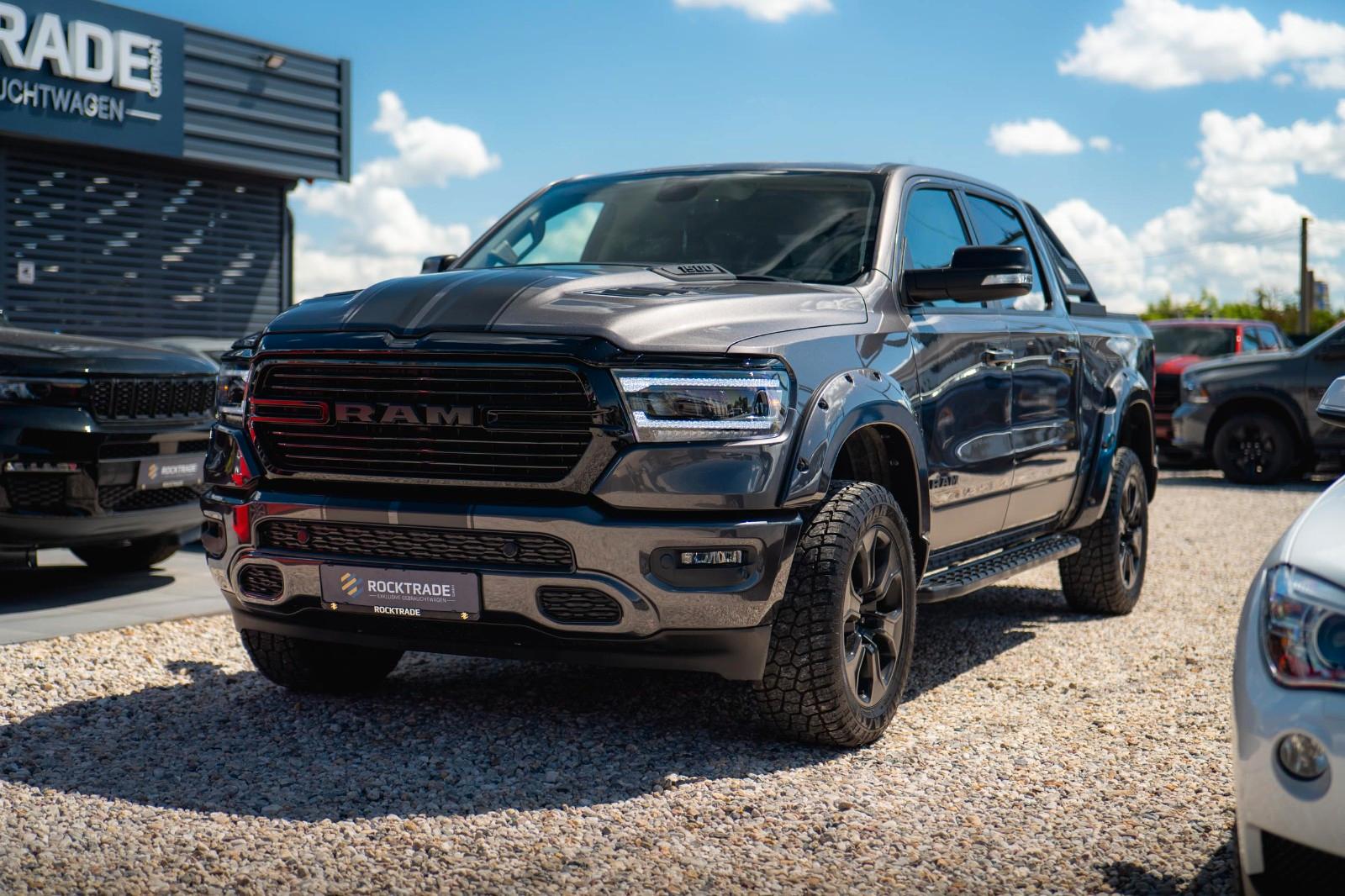 Dodge RAM 5.7 V8 HEMI 4x4 OFFROAD Night-Paket *LED*