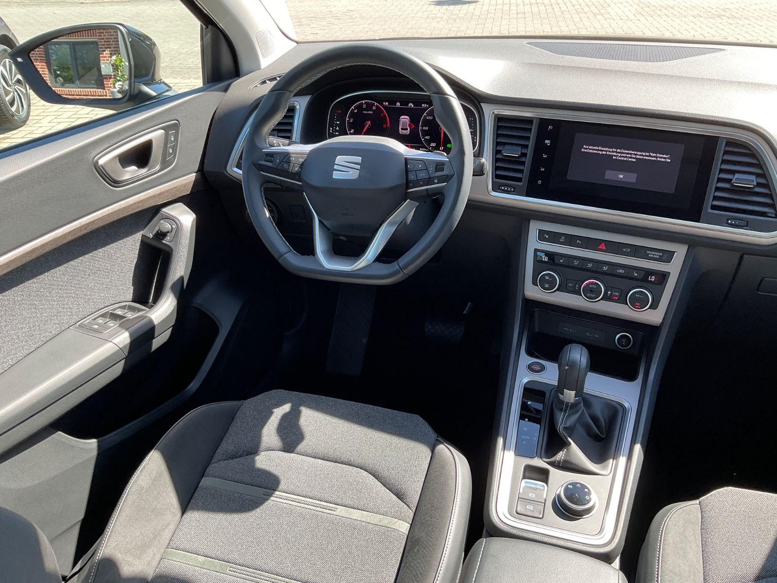 Fahrzeugabbildung SEAT Ateca 1.5 TSI Xperience DSG,LED,Kamera,Navi,GJR
