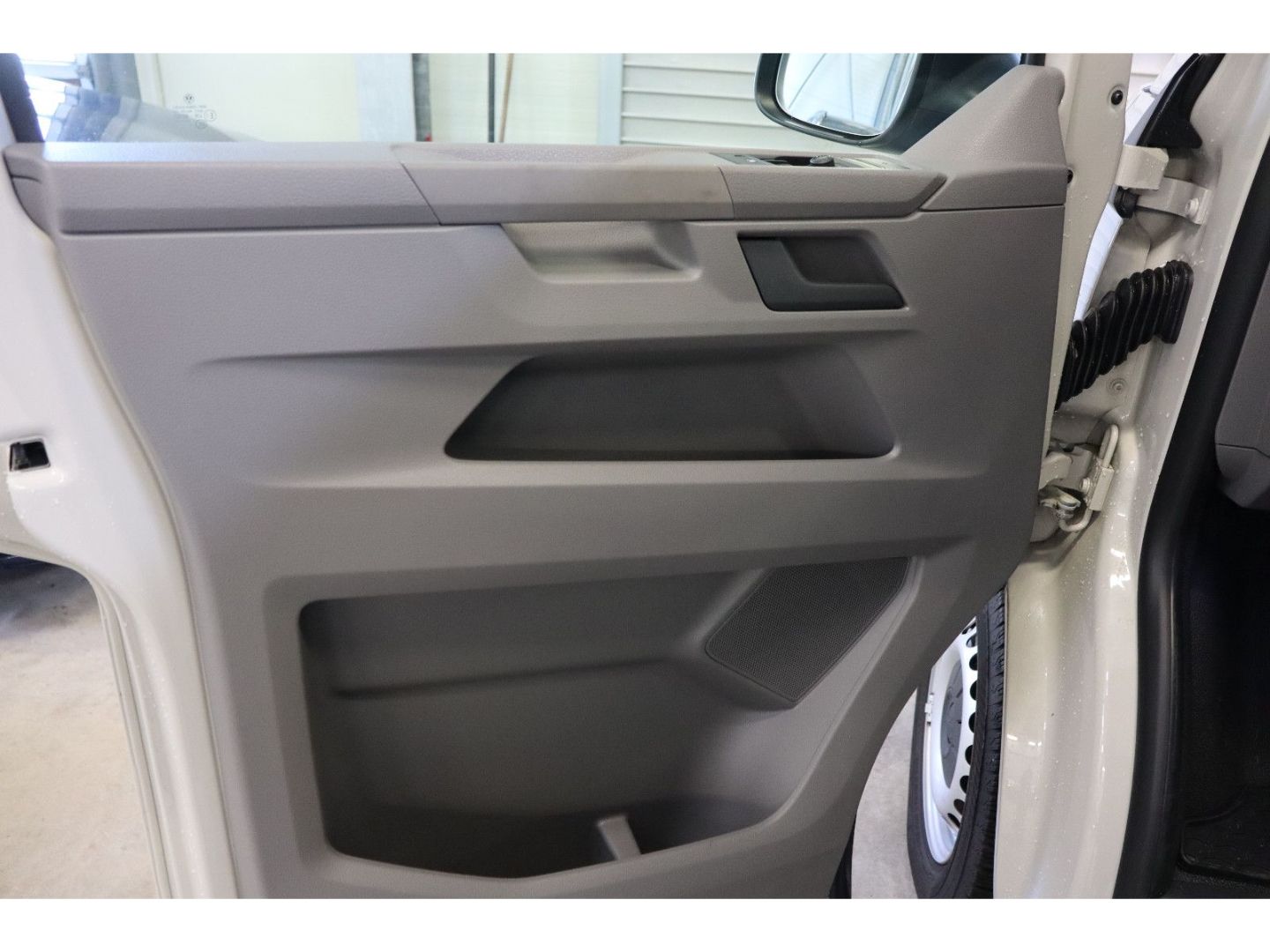 Fahrzeugabbildung Volkswagen VW T6.1 ABT e-Kasten LR DSG DAB Klima PDC 3-Sit