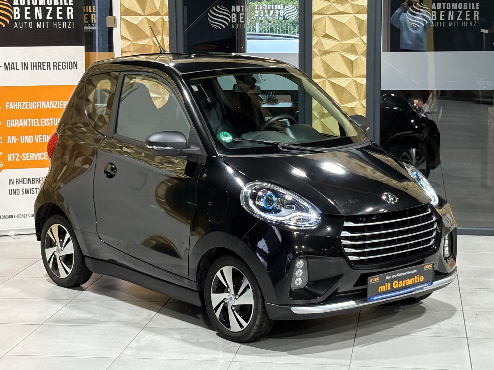 Fahrzeugabbildung Elaris PIO/KAMERA/APPLE/KLIMA/2-SITZ/AUTOMATIK