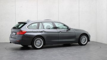 BMW 320 - 4