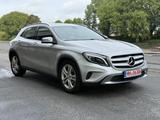 Mercedes-Benz GLA180*1.Hand*MB-Scheckheft*Xenon*PDC*Navi*SZH** - Mercedes-Benz GLA-Class in Düsseldorf