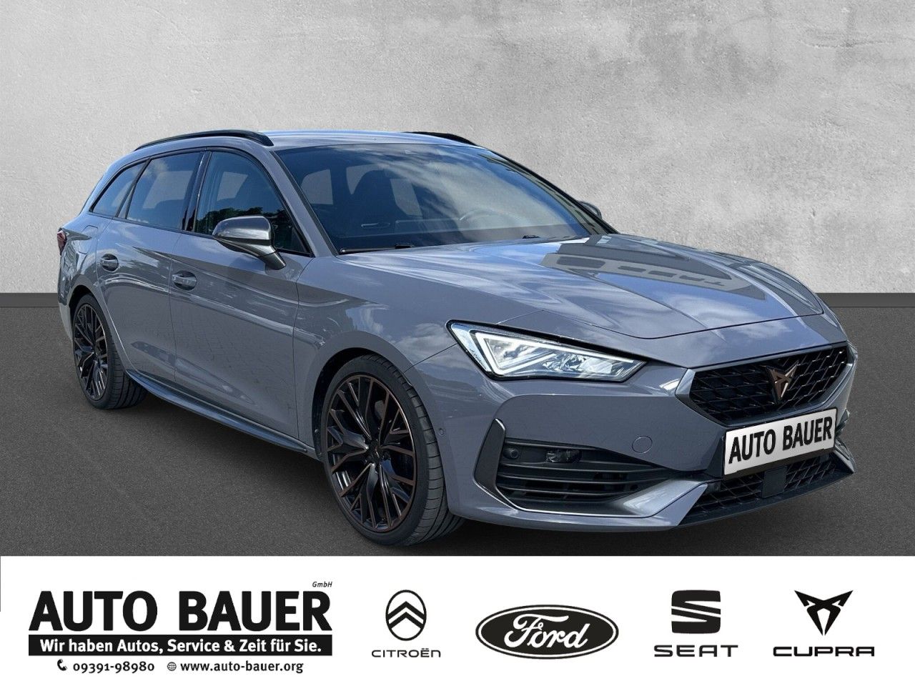 Fahrzeugabbildung CUPRA Leon Sportstourer VZ 2.0 TSI 4Drive DSG*AHK* - mit KI generiert/bearbeitet