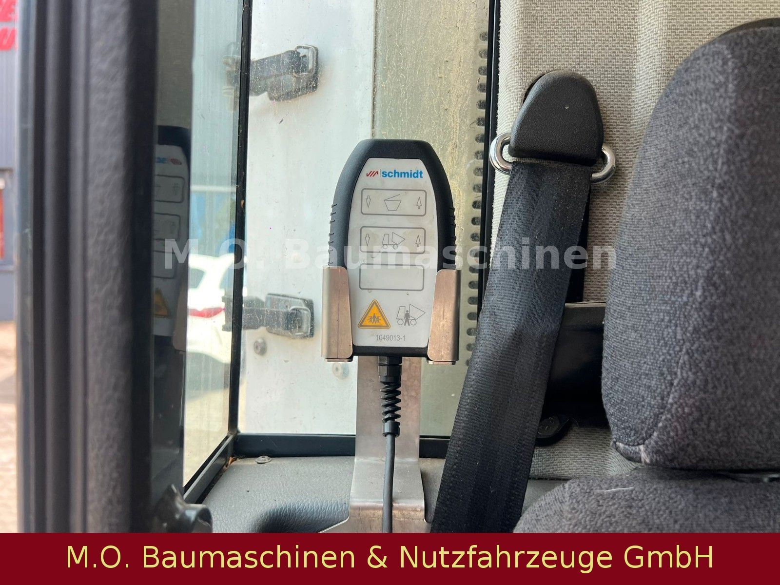 Fahrzeugabbildung Schmidt AEBI Schmidt Swingo 200 / Kehrmaschine /