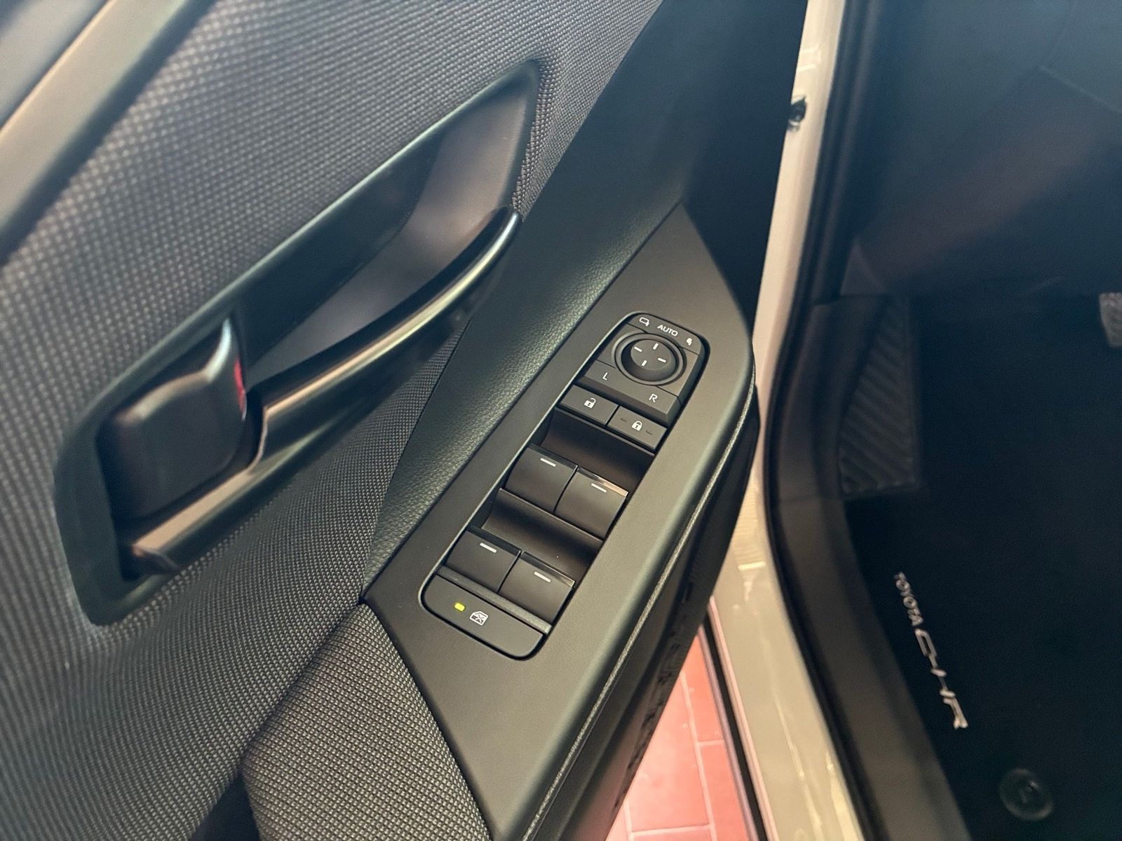 Fahrzeugabbildung Toyota C-HR 1.8 Teamplayer +Technik-P LED,el.Heck. EPH