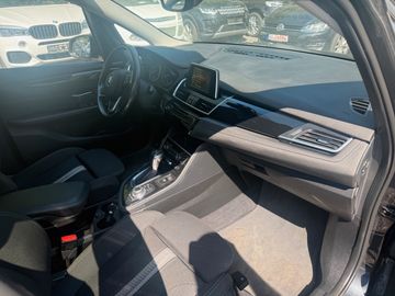 BMW 218 - 6