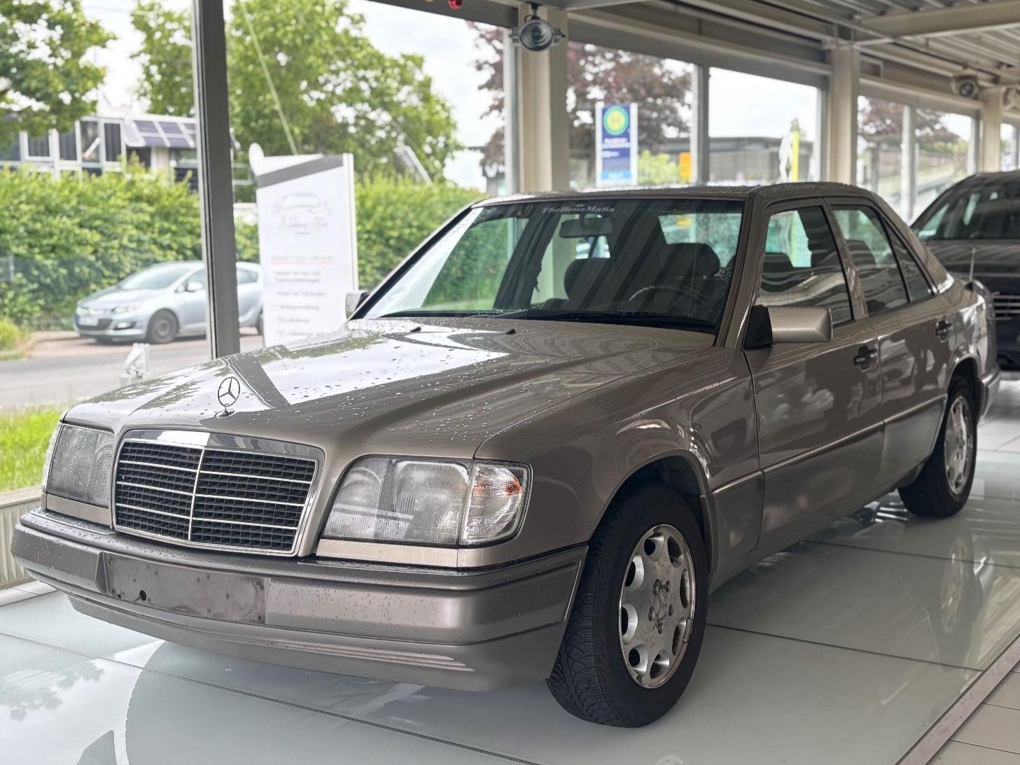 Mercedes-Benz E 200 W124/AUTO/Gepflegt/PANO/
